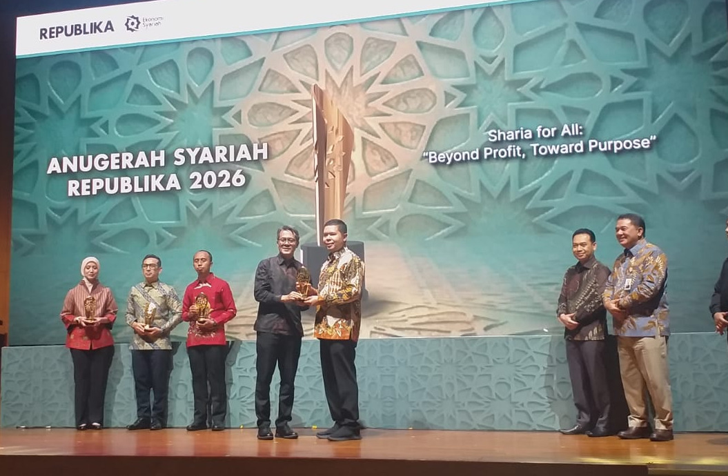 Aktif Dalam Literasi dan Inklusi, BPR Syariah Almabrur Terima Penghargaan ASR 2026